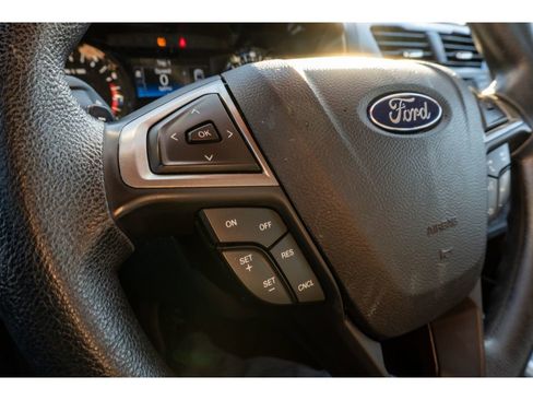 Used 2017 Ford Fusion SE image 25