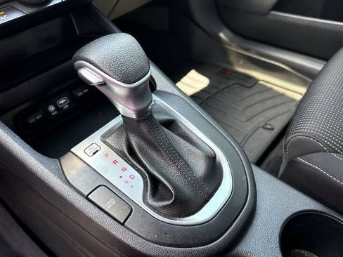 Used 2020 Kia Forte LXS FWD image 31