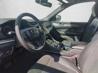 New 2025 Jeep Grand Cherokee Altitude video 3