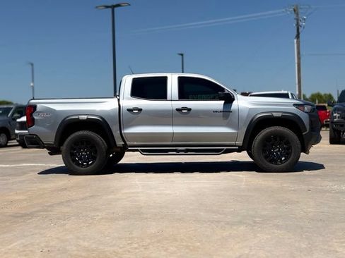 Used 2025 Chevrolet Colorado Trail Boss AWD/4WD image 8