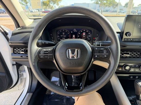 Used 2023 Honda Accord EX image 19