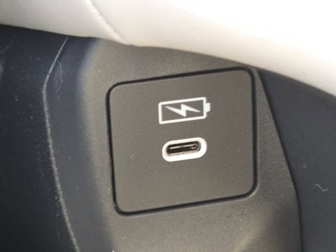 New 2026 Honda HR-V LX image 8