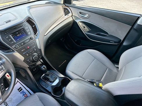 Used 2018 Hyundai Santa Fe Sport image 21
