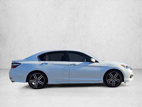 Used 2016 Honda Accord Sport image 4