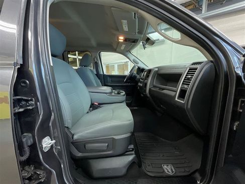 Used 2017 RAM 1500 Express AWD/4WD image 27