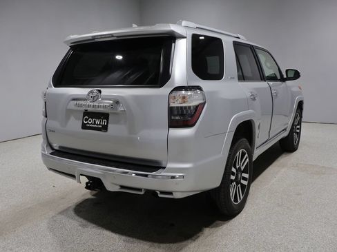Used 2022 Toyota 4Runner Limited AWD/4WD image 2