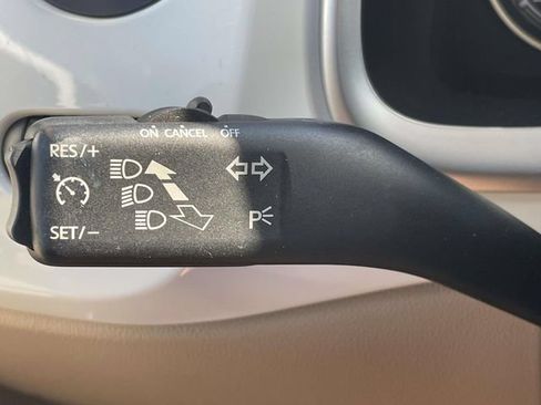 Used 2018 Volkswagen Beetle 2.0T SE w/ SE Premium Package FWD image 20