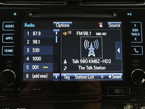 Used 2018 Toyota Prius Three image 21