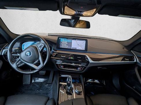 Certified 2023 BMW 530e xDrive w/ Convenience Package image 17