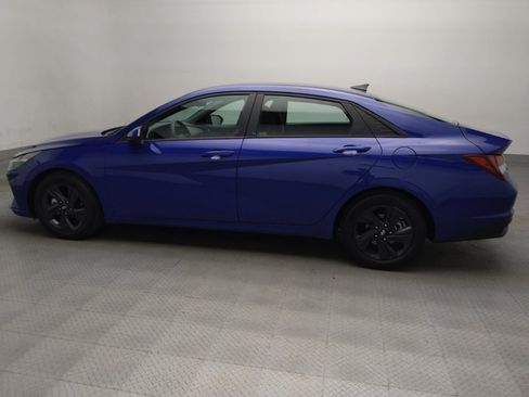 Used 2021 Hyundai Elantra SEL FWD image 3