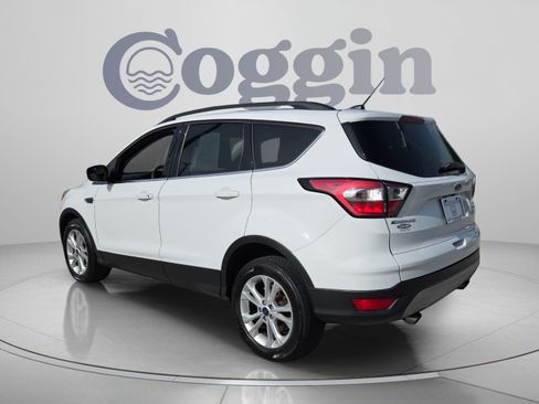 Used 2018 Ford Escape SE AWD/4WD image 3