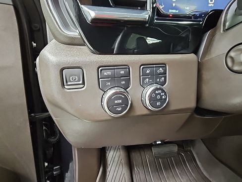 Used 2023 GMC Sierra 1500 SLT w/ SLT Premium Package image 29