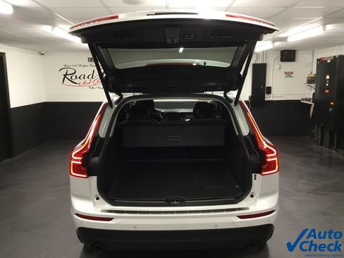 Used 2018 Volvo XC60 T5 Momentum w/ Vision Package AWD/4WD image 12