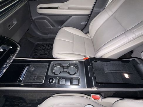 Certified 2023 Lincoln Corsair Standard w/ Equipment Group 101A image 23