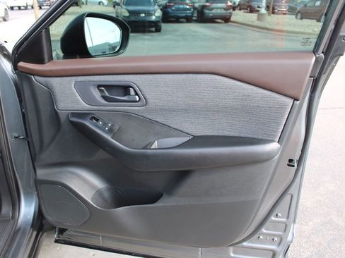 Used 2023 Nissan Rogue S image 20