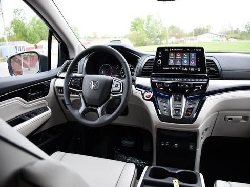 New 2026 Honda Odyssey Touring image 21