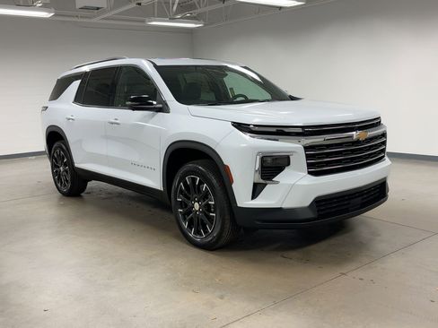 New 2026 Chevrolet Traverse LT w/ Sun and Wheel Package image 5