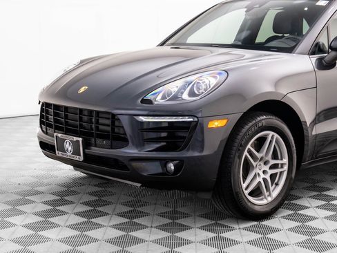 Used 2017 Porsche Macan image 34