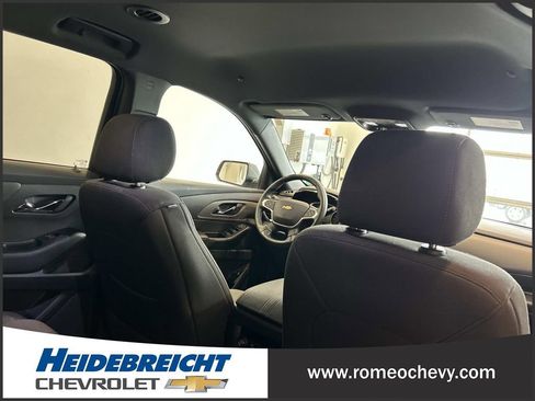 Certified 2023 Chevrolet Traverse LT image 32