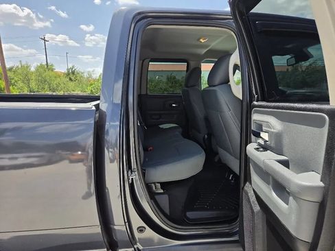 Used 2015 RAM 1500 Classic SLT RWD image 19