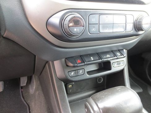 Used 2016 Chevrolet Colorado Z71 AWD/4WD image 12