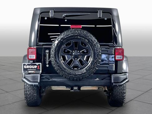 Used 2016 Jeep Wrangler Unlimited Sahara AWD/4WD image 5
