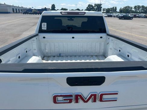 Used 2022 GMC Sierra 1500 Elevation RWD image 3