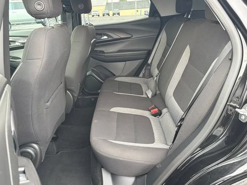 Used 2025 Chevrolet TrailBlazer LT AWD/4WD image 27