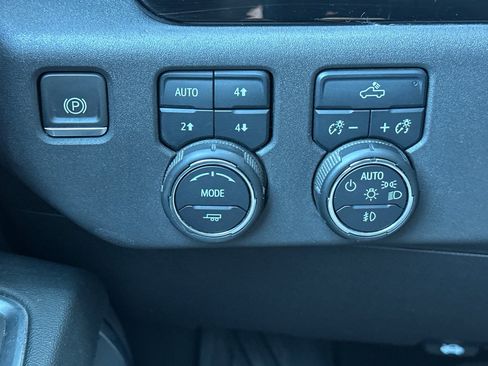 Used 2023 Chevrolet Silverado 1500 LT Trail Boss w/ Protection Package image 39