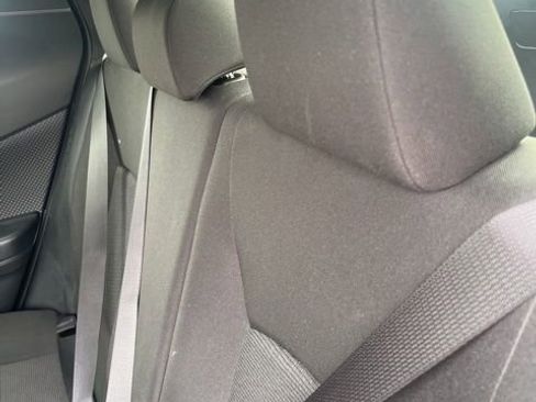 Used 2018 Toyota C-HR XLE FWD image 9
