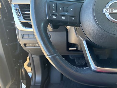 Used 2023 Nissan Rogue SL w/ SL Premium Package image 23
