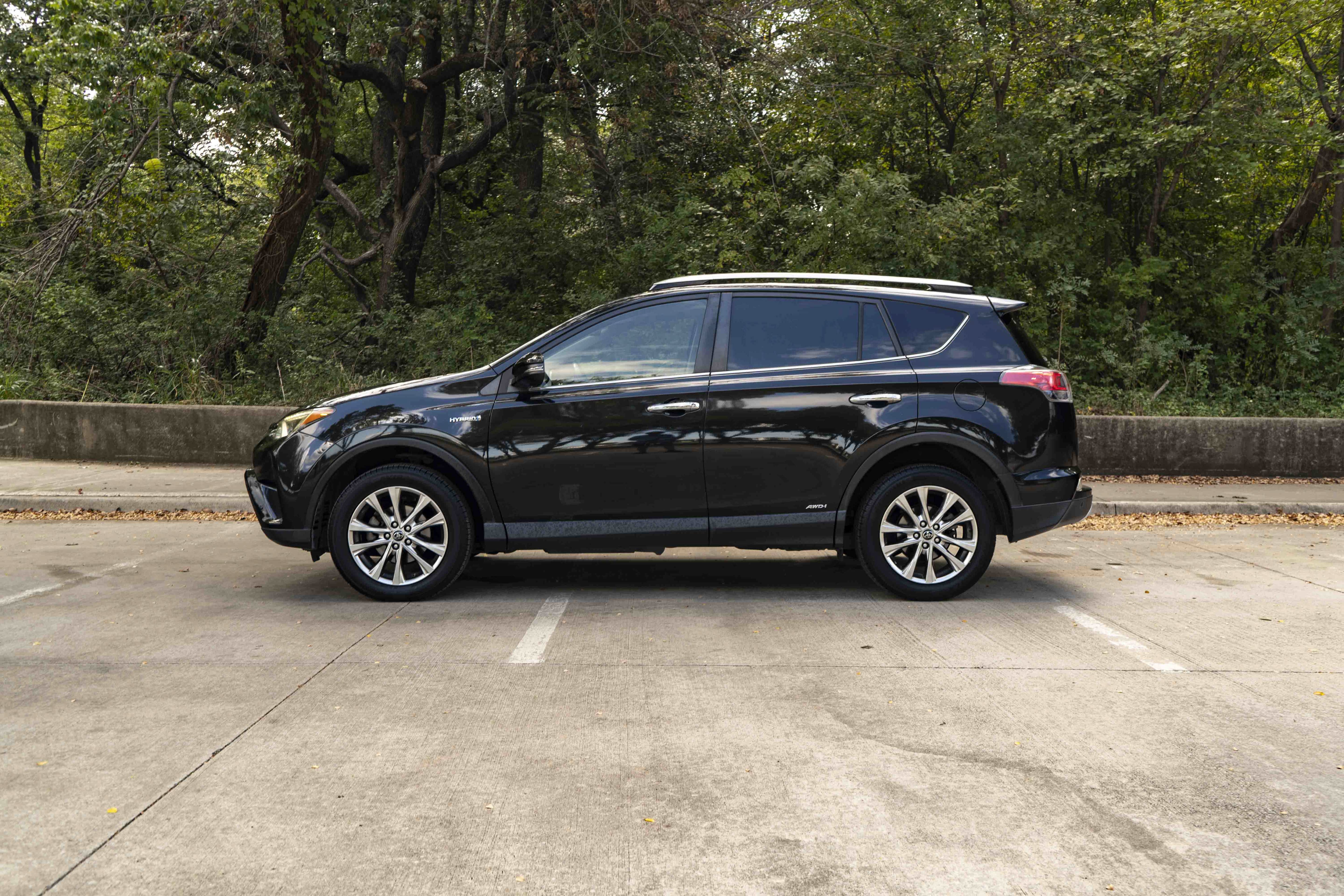 Used 2016 Toyota RAV4 Limited AWD/4WD image 6