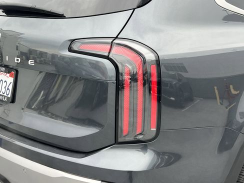 Certified 2024 Kia Telluride EX image 19