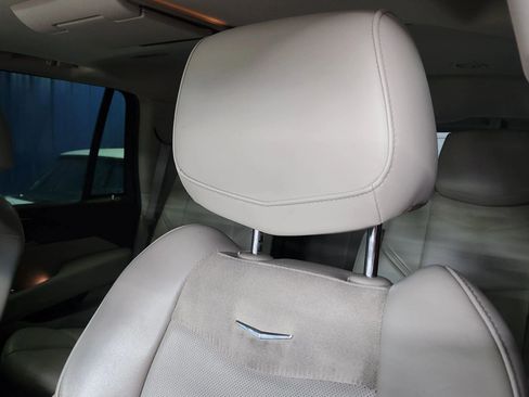 Used 2015 Cadillac Escalade Premium image 11