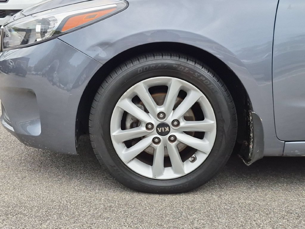 Used 2017 Kia Forte S FWD image 25