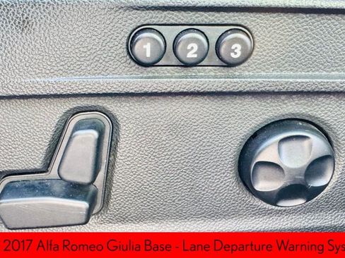 Used 2017 Alfa Romeo Giulia AWD image 10