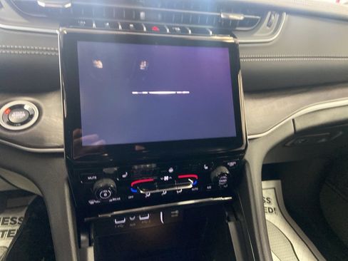 New 2025 Jeep Grand Cherokee Limited image 21