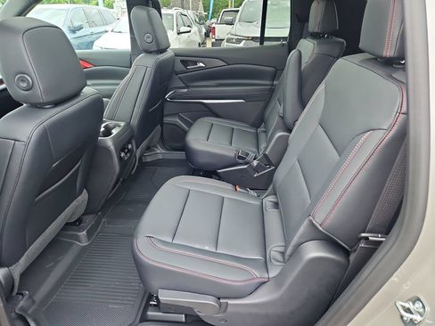 New 2026 Chevrolet Traverse Z71 w/ LPO, Floor Liner Package AWD/4WD image 22