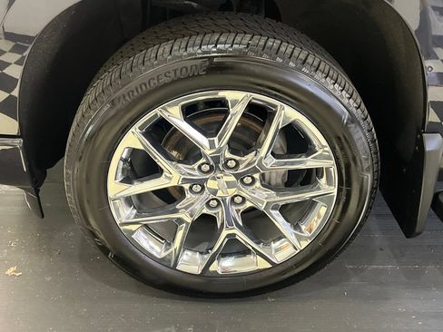 Used 2023 Chevrolet Silverado 1500 High Country w/ High Country Premium Package AWD/4WD image 7