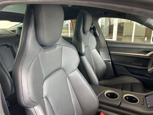 Used 2022 Porsche Taycan Turbo S w/ Premium Package image 26