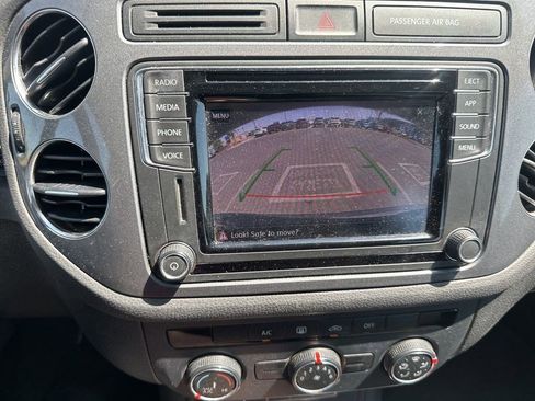 Used 2017 Volkswagen Tiguan Limited w/ Premium Package FWD image 13