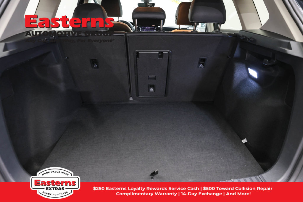 Used 2025 Volkswagen Taos SE AWD/4WD image 10