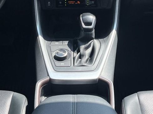 Used 2020 Toyota RAV4 Limited AWD/4WD image 17