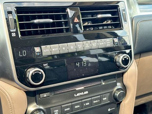 Used 2022 Lexus GX 460 Premium w/ Premium Package AWD/4WD image 28