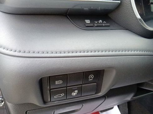 Used 2023 Toyota Highlander Limited image 18