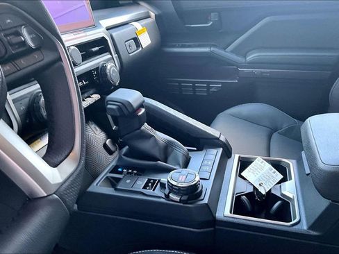 New 2026 Toyota 4Runner TRD Off-Road Premium AWD/4WD image 15