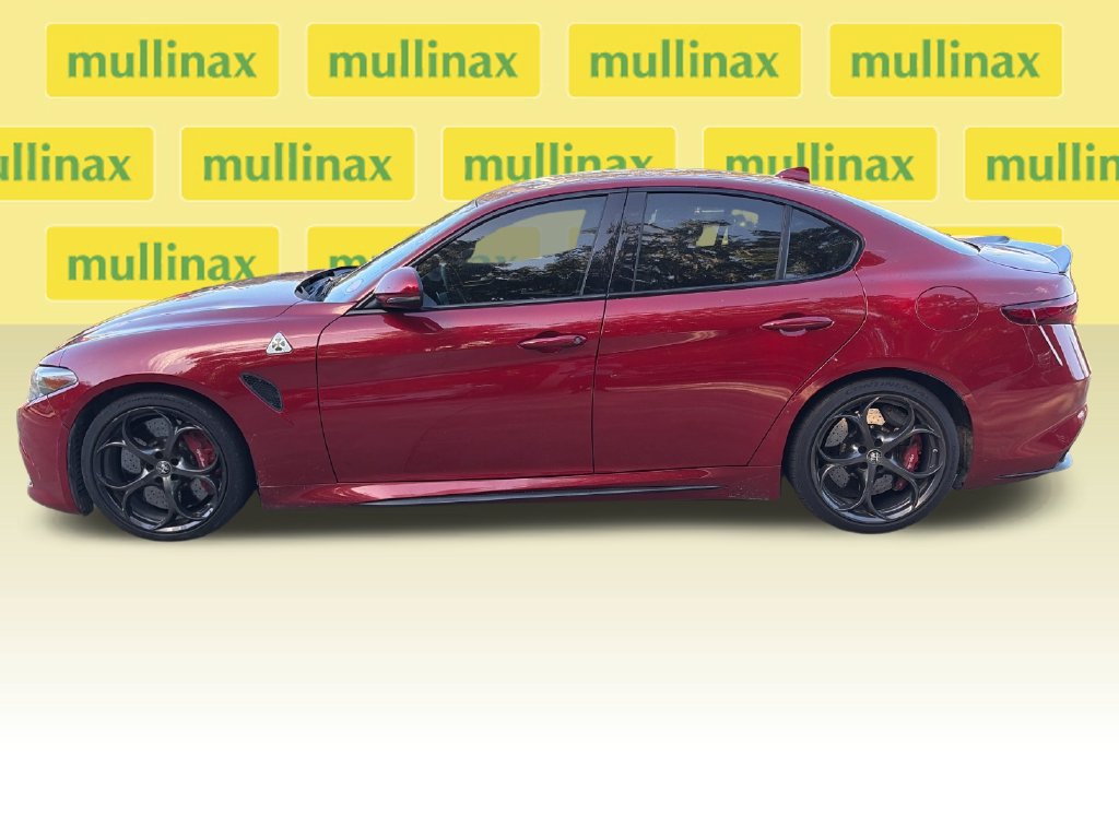 Used 2017 Alfa Romeo Giulia Quadrifoglio RWD image 12