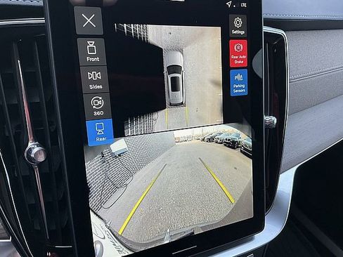 New 2026 Volvo XC90 B6 Plus w/ Protection Package image 21