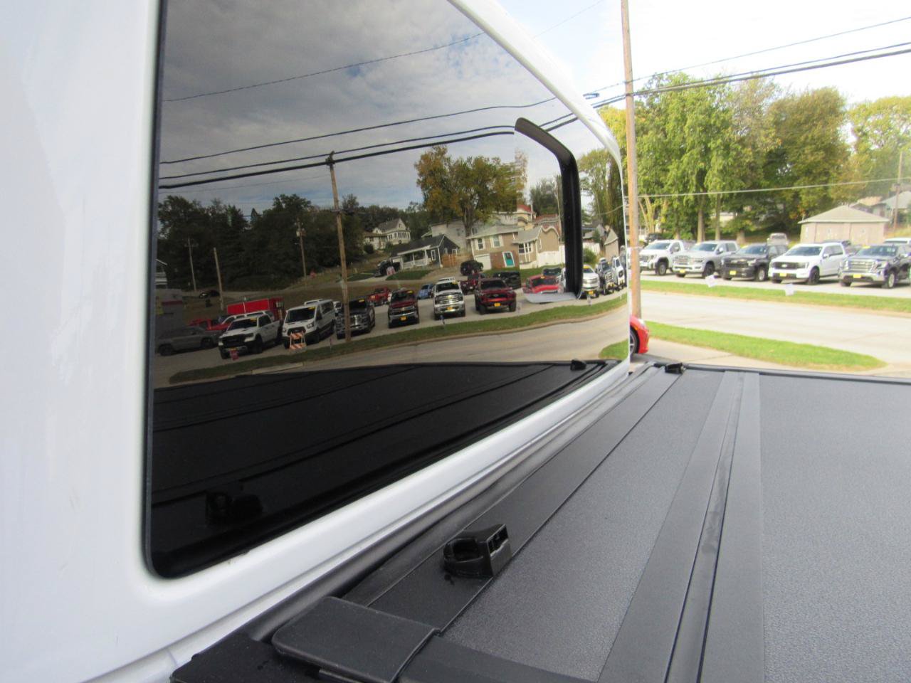 Used 2023 Jeep Gladiator Rubicon w/ Cold Weather Group AWD/4WD image 16