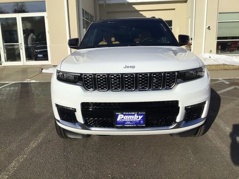 New 2025 Jeep Grand Cherokee L Summit image 3